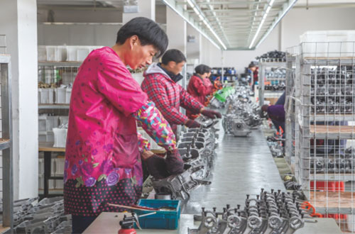 汽油发动机生产流水线 